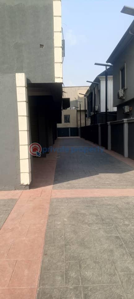 3 bedroom Flat & Apartment For Rent Shonibare Estate, Maryland Lagos - 13