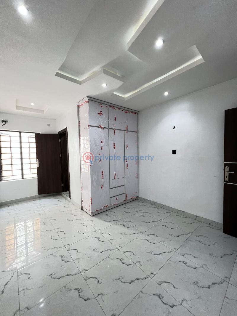 Very spacious 3 terraced duplex with bq in a serene environment - 8 3 bedroom Terraced Duplex For Sale Ikota Lekki Lagos - 8