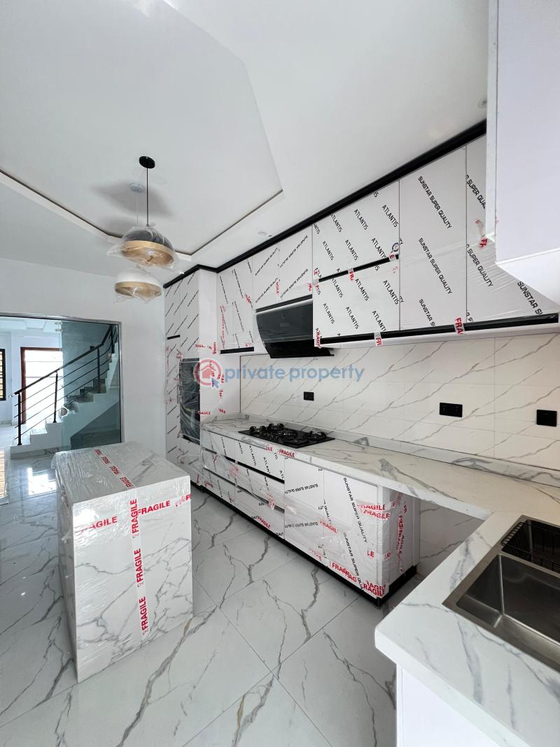 Very spacious 3 terraced duplex with bq in a serene environment - 4 3 bedroom Terraced Duplex For Sale Ikota Lekki Lagos - 4