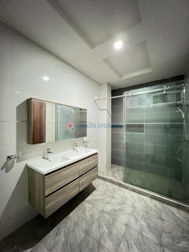 Very spacious 4 bedroom penthouse with swimming pool, gym and elevator - 5 4 bedroom Penthouse For Sale Lekki Lagos - 5