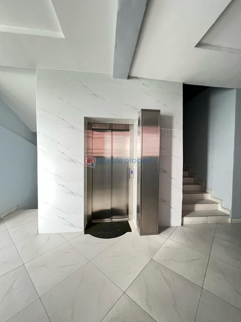 Very spacious 4 bedroom penthouse with swimming pool, gym and elevator - 9 4 bedroom Penthouse For Sale Lekki Lagos - 9
