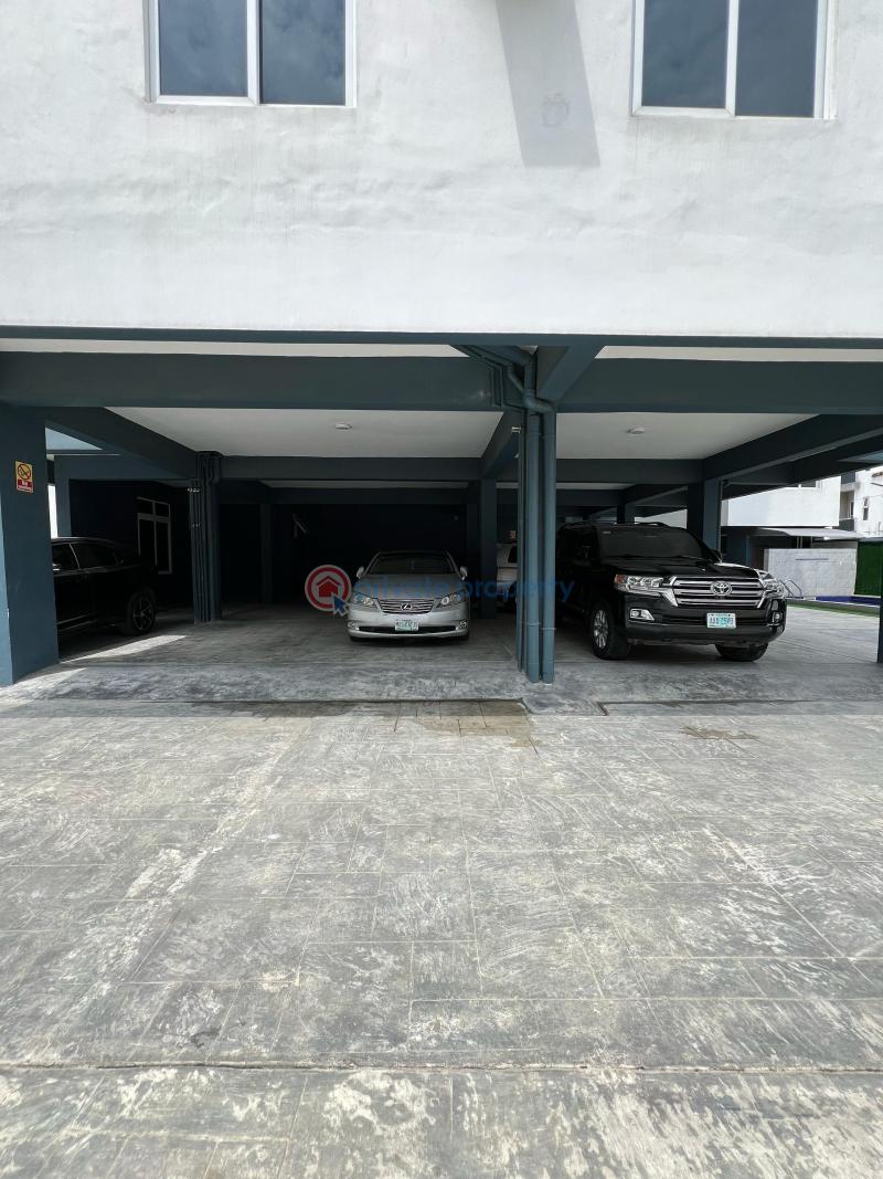Very spacious 4 bedroom penthouse with swimming pool, gym and elevator - 10 4 bedroom Penthouse For Sale Lekki Lagos - 10