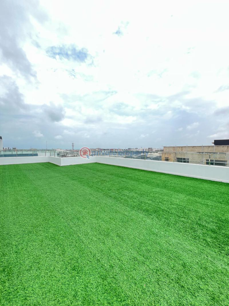 Very spacious 4 bedroom penthouse with swimming pool, gym and elevator - 8 4 bedroom Penthouse For Sale Lekki Lagos - 8