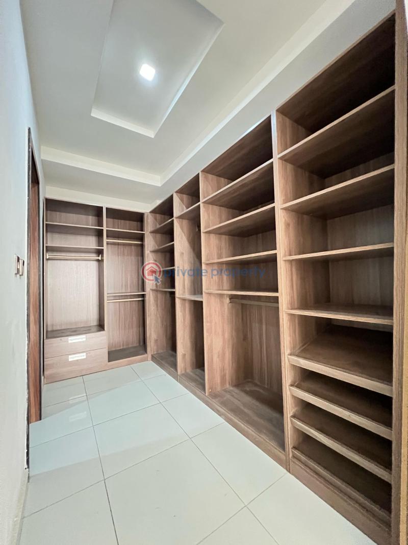 Very spacious 4 bedroom penthouse with swimming pool, gym and elevator - 4 4 bedroom Penthouse For Sale Lekki Lagos - 4