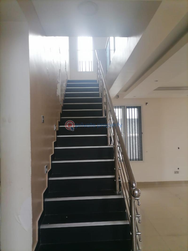 Very spacious and tastefully finished of 4 bedroom detached duplex - 11 4 bedroom Duplex For Rent Magodo Phase 2 Magodo Isheri Ikeja Lagos - 11