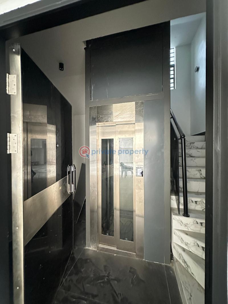 Very spacious luxury 4 bedroom penthouse with elevator - 2 4 bedroom Penthouse For Sale Lekki Phase 1 Lagos - 2