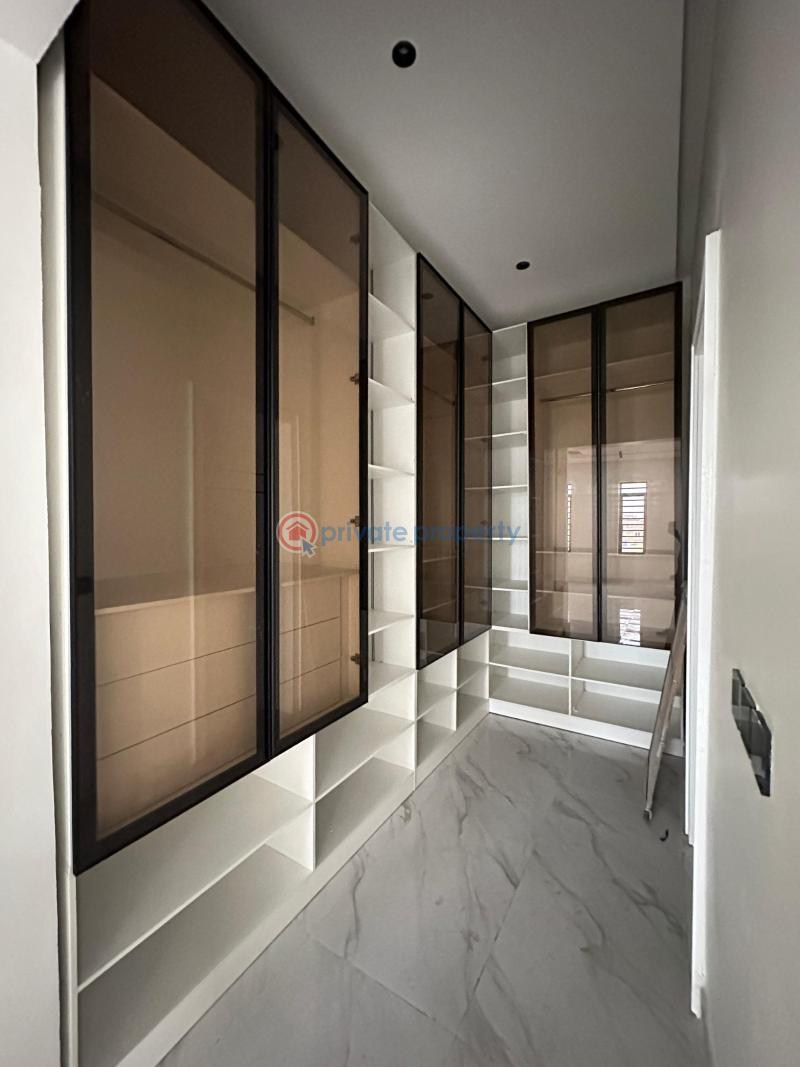 Very spacious luxury 4 bedroom penthouse with elevator - 16 4 bedroom Penthouse For Sale Lekki Phase 1 Lagos - 16