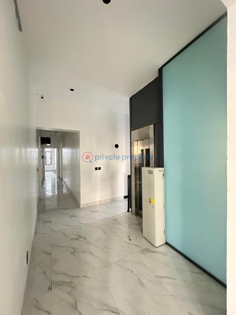 Very spacious standard luxury 4 bedroom - 2 4 bedroom Detached Duplex For Sale Lekki Phase 1 Lagos - 2