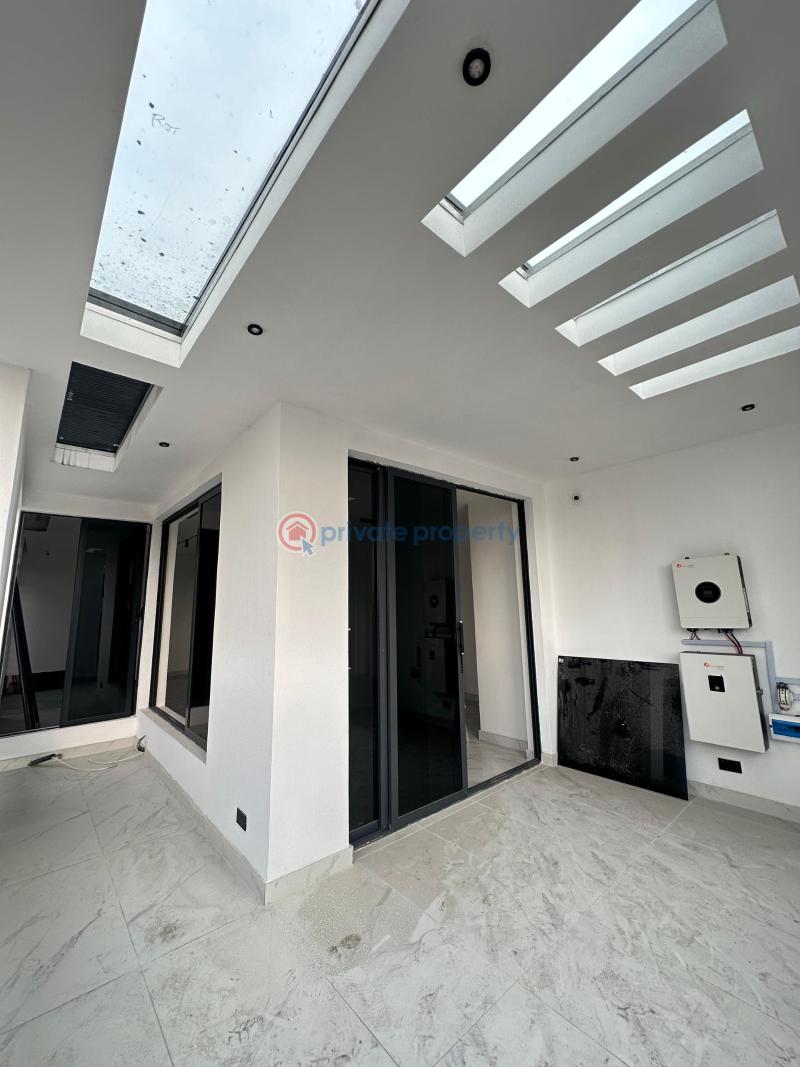 Very spacious standard luxury 4 bedroom - 13 4 bedroom Detached Duplex For Sale Lekki Phase 1 Lagos - 13