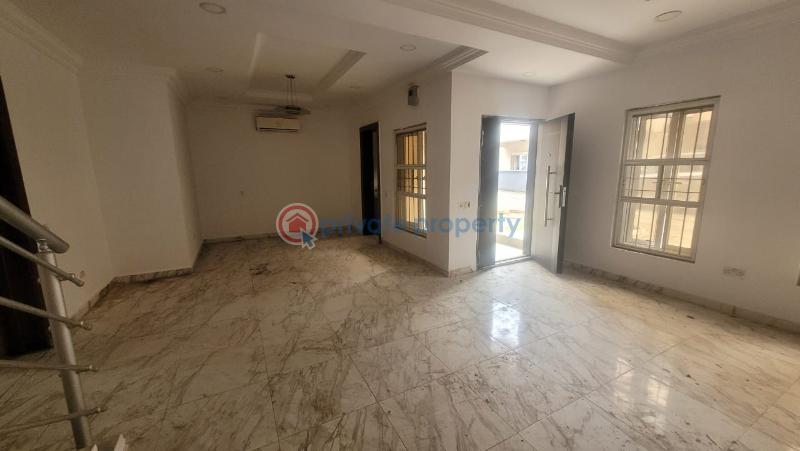 1 bedroom Studio Apartment For Rent Walking Distance From The B/stop Idado Lekki Lagos