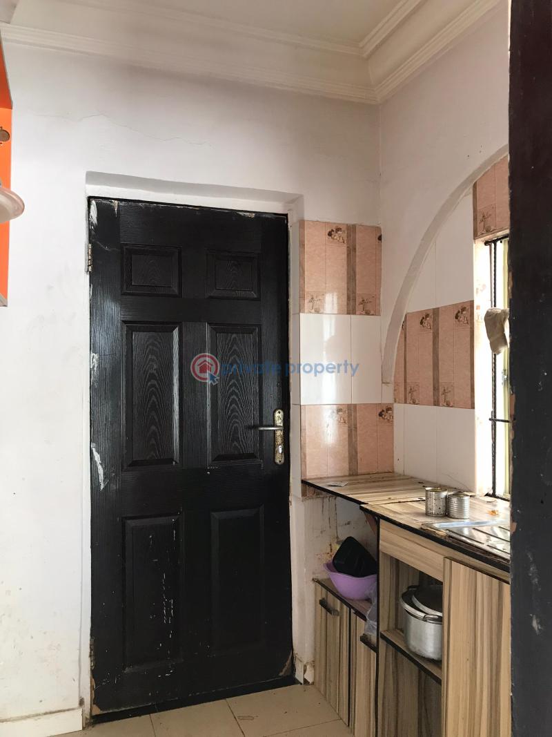 Very standard and massive clean room self contained upstairs with balcony. - 1 1 bedroom Self Contain For Rent Lekki Phase1 Lagos. Lekki Phase 1 Lagos - 1