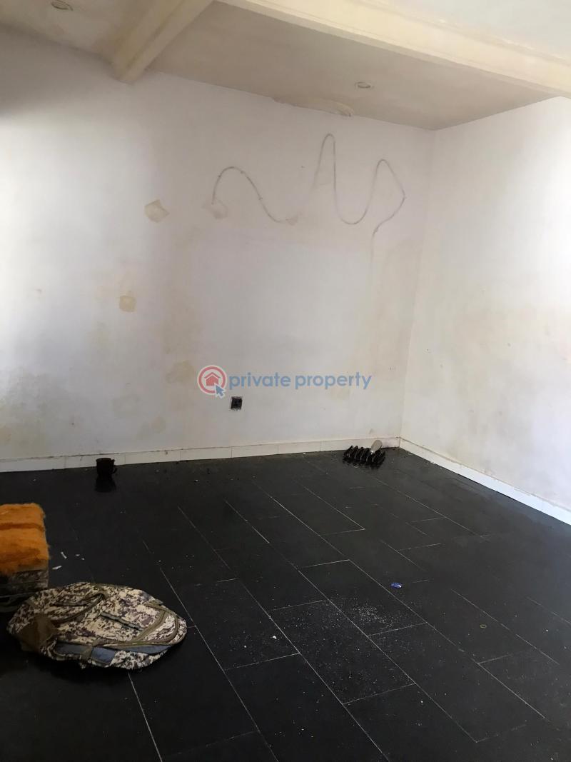 Very standard and massive clean room self contained upstairs with balcony. - 0 1 bedroom Self Contain For Rent Lekki Phase1 Lagos. Lekki Phase 1 Lagos - 0