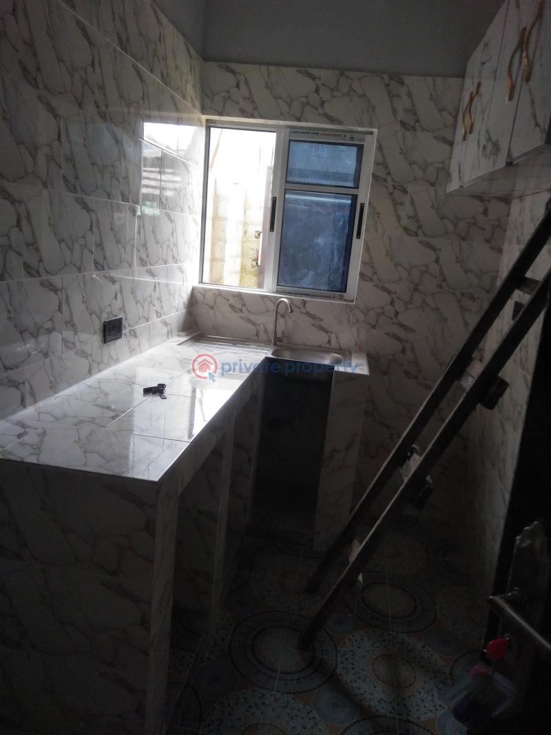 1 bedroom Mini Flat For Rent Oroigwe Road Rumuodara Port Harcourt Rivers - 2