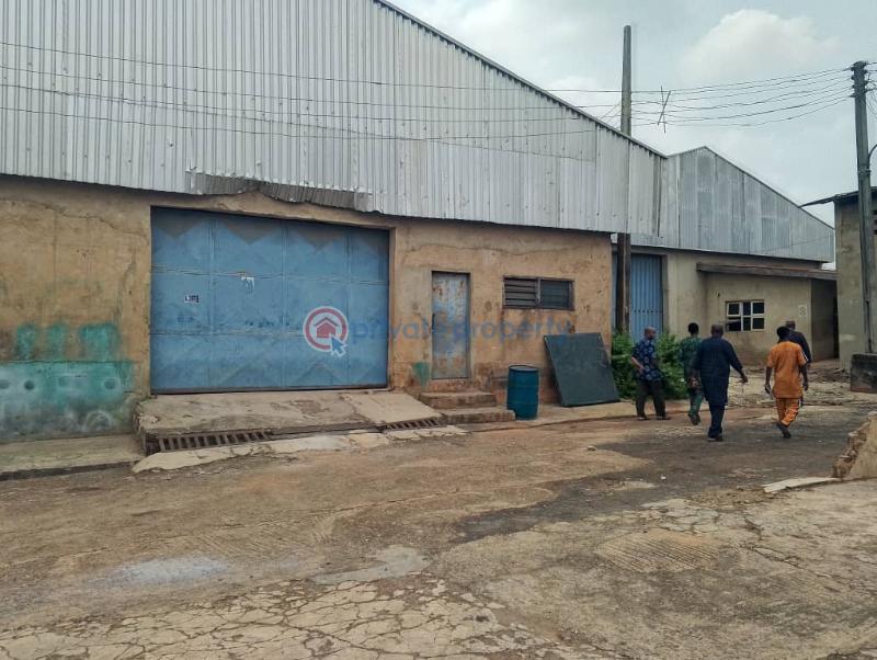 Warehouse For Sale Air Port Junction , Alakia. Alakia Ibadan Oyo - 2
