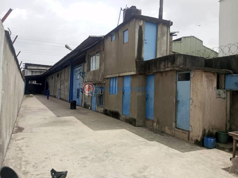 Warehouse For Sale Along Ikorodu Road, Ketu Kosofe/Ikosi Lagos - 1