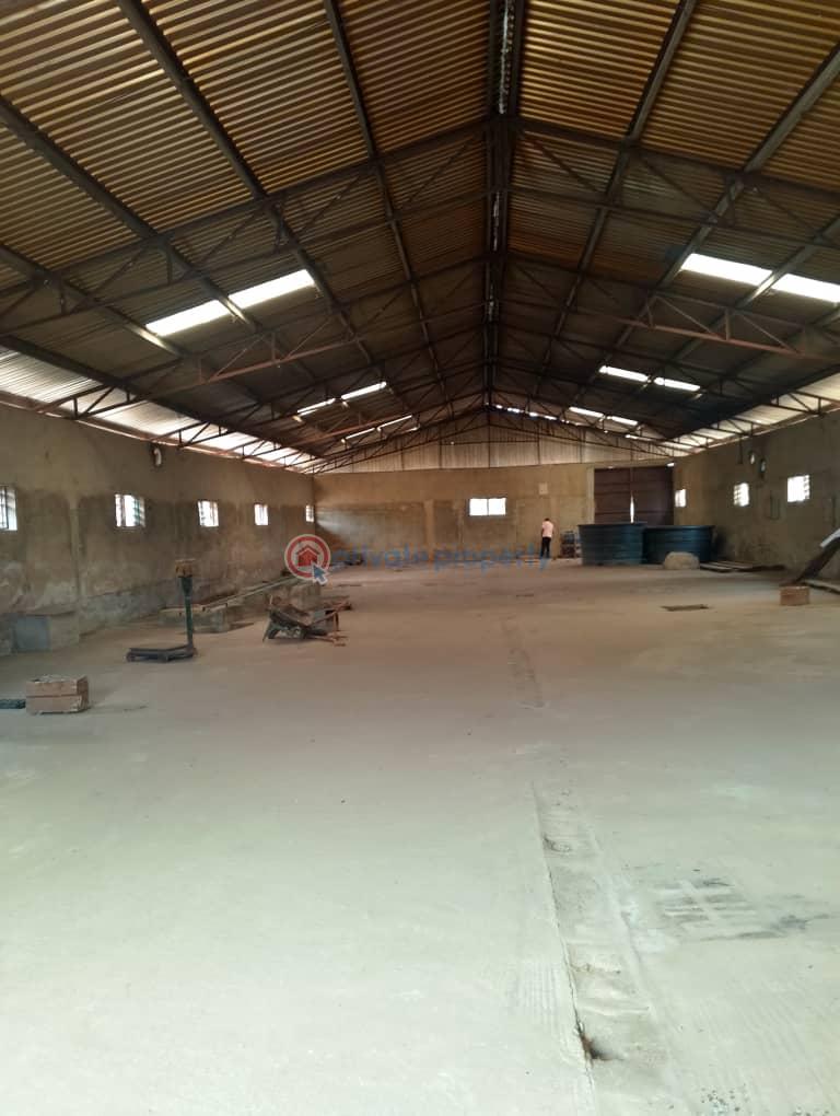 Warehouse For Sale Air Port Junction , Alakia. Alakia Ibadan Oyo - 1