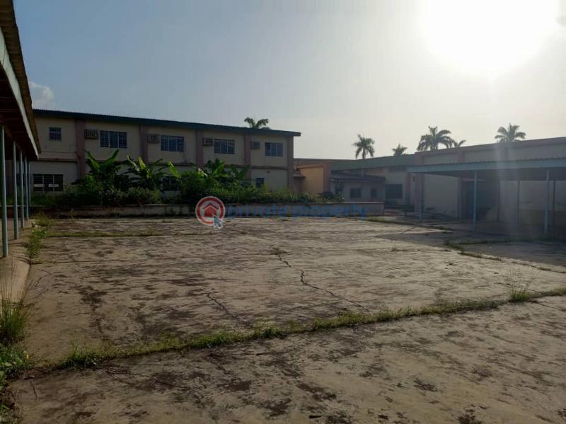 Warehouse For Sale Opposite Eagle Flowers At Toll Gate. Ibadan Oyo - 1