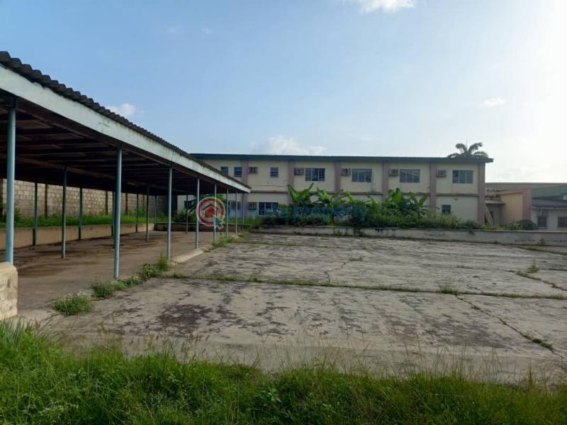 Warehouse For Sale Opposite Eagle Flowers At Toll Gate. Ibadan Oyo - 0