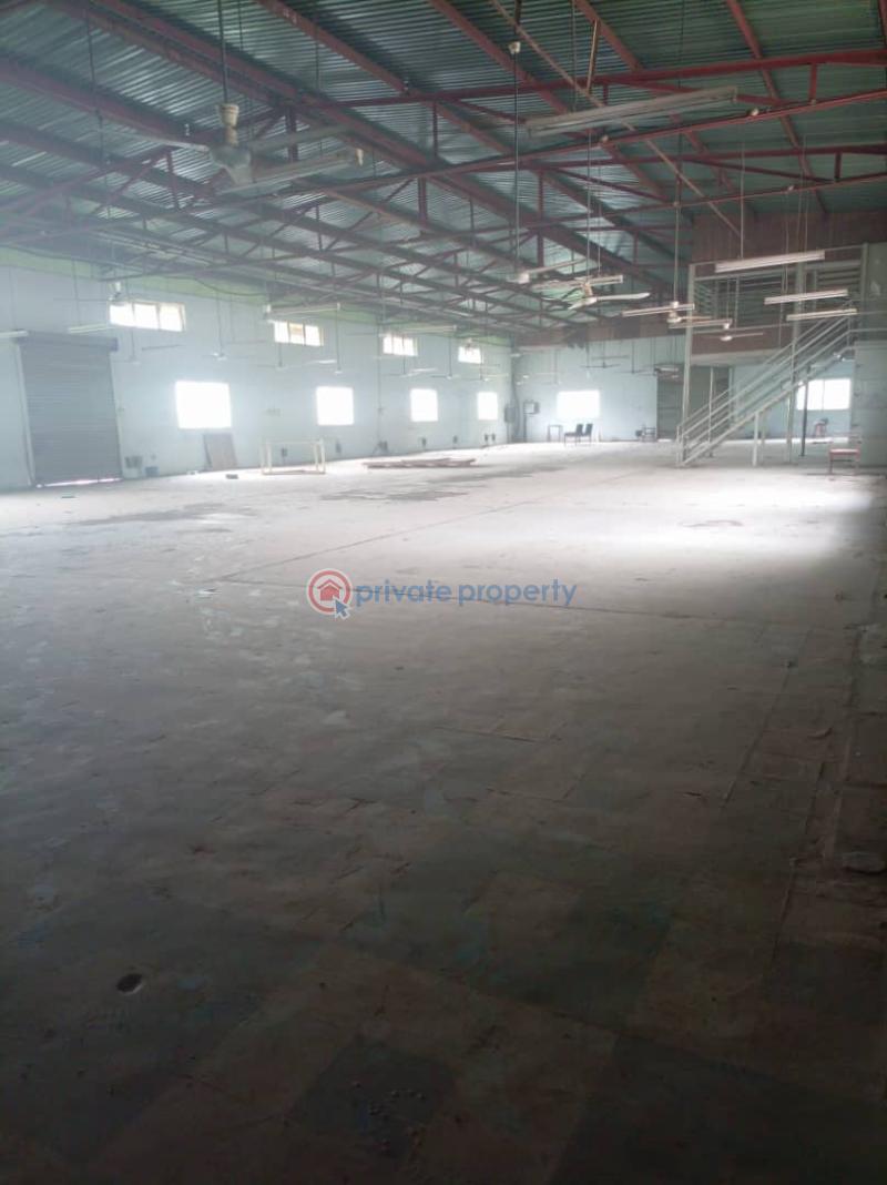 Warehouse For Sale Opposite Eagle Flowers At Toll Gate. Ibadan Oyo - 2