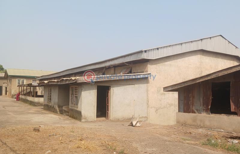 9 bedroom Warehouse For Sale Old Ife Road Alakia Ibadan Oyo - 2