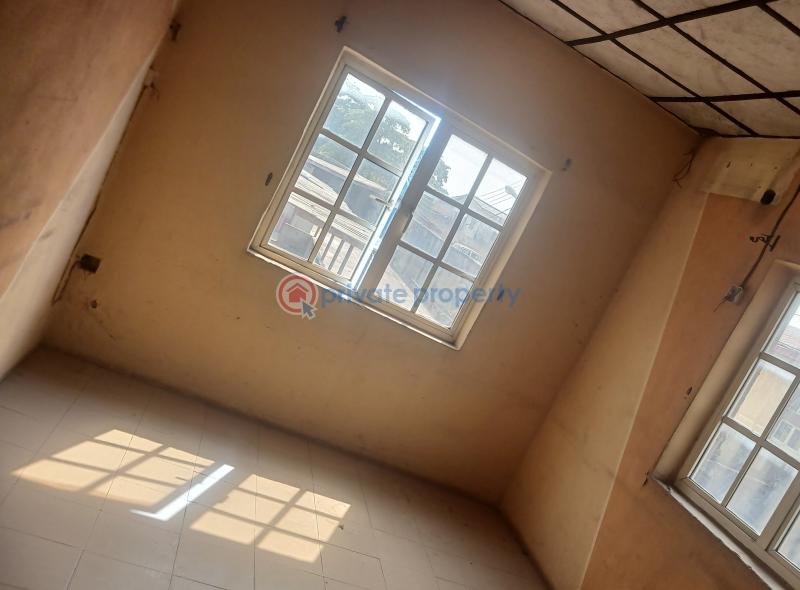 9 bedroom Warehouse For Sale Old Ife Road Alakia Ibadan Oyo - 5