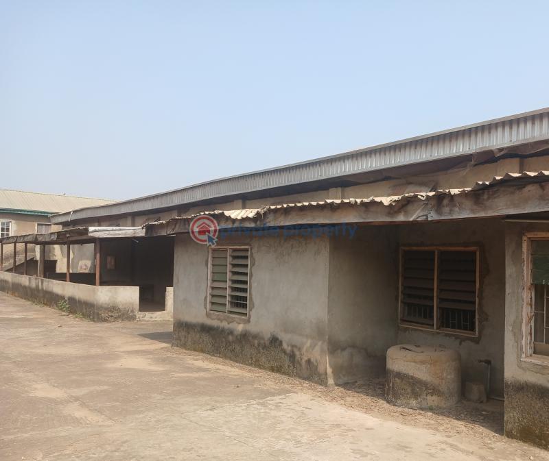 9 bedroom Warehouse For Sale Old Ife Road Alakia Ibadan Oyo - 7
