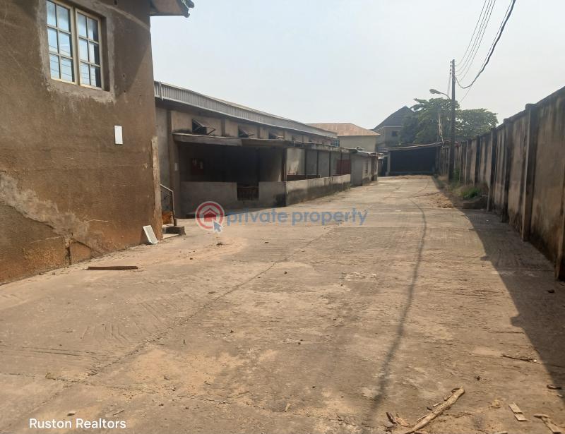 9 bedroom Warehouse For Sale Old Ife Road Alakia Ibadan Oyo - 0