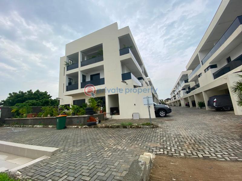 4 bedroom Terrace For Rent Admiralty Way. Lekki Phase 1 Lagos