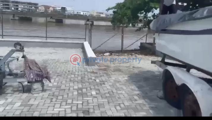 Land For Rent Lekki Phase 1 Lagos - 1