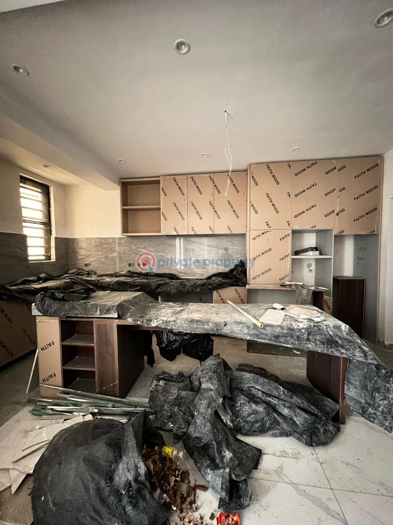 Well built 2 and 3 bedroom apartment with swimming pool, gym and elevator for investment - 5 2 bedroom Flat & Apartment For Sale Ikate Lekki Lagos - 5