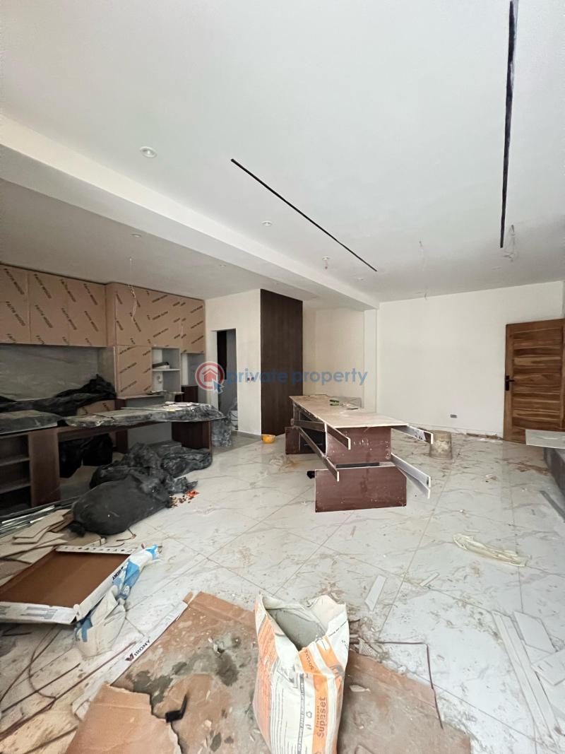 Well built 2 and 3 bedroom apartment with swimming pool, gym and elevator for investment - 4 2 bedroom Flat & Apartment For Sale Ikate Lekki Lagos - 4