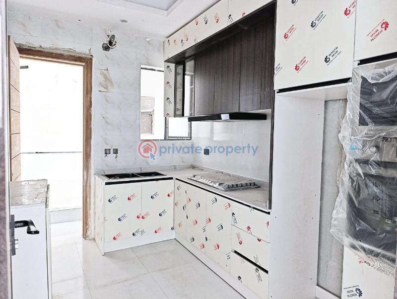 Well built 2 bedroom apartment in a secured estate - 10 2 bedroom Flat & Apartment For Sale Lekki Phase 1 Lagos - 10