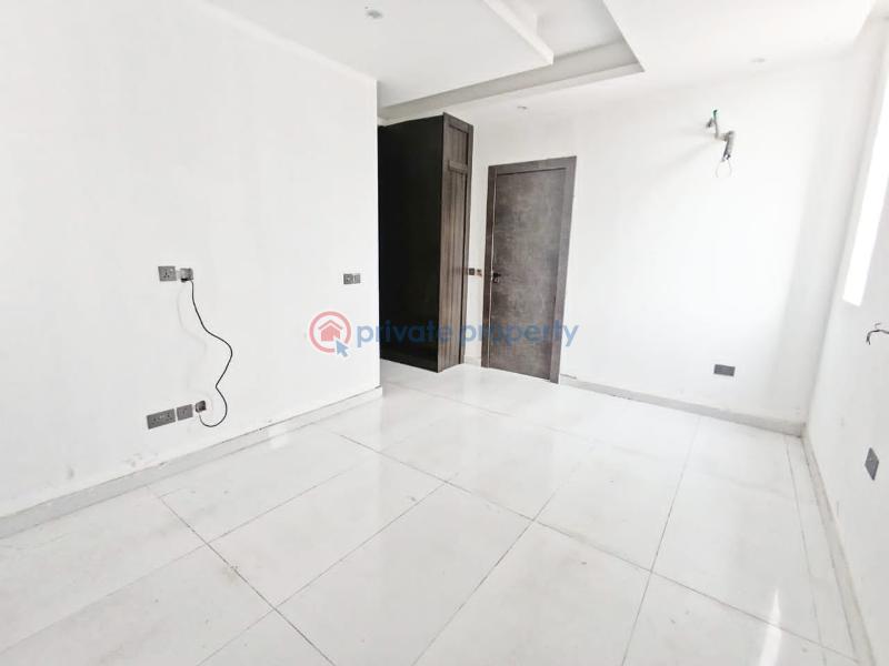 Well built 2 bedroom apartment in a secured estate - 4 2 bedroom Flat & Apartment For Sale Lekki Phase 1 Lagos - 4