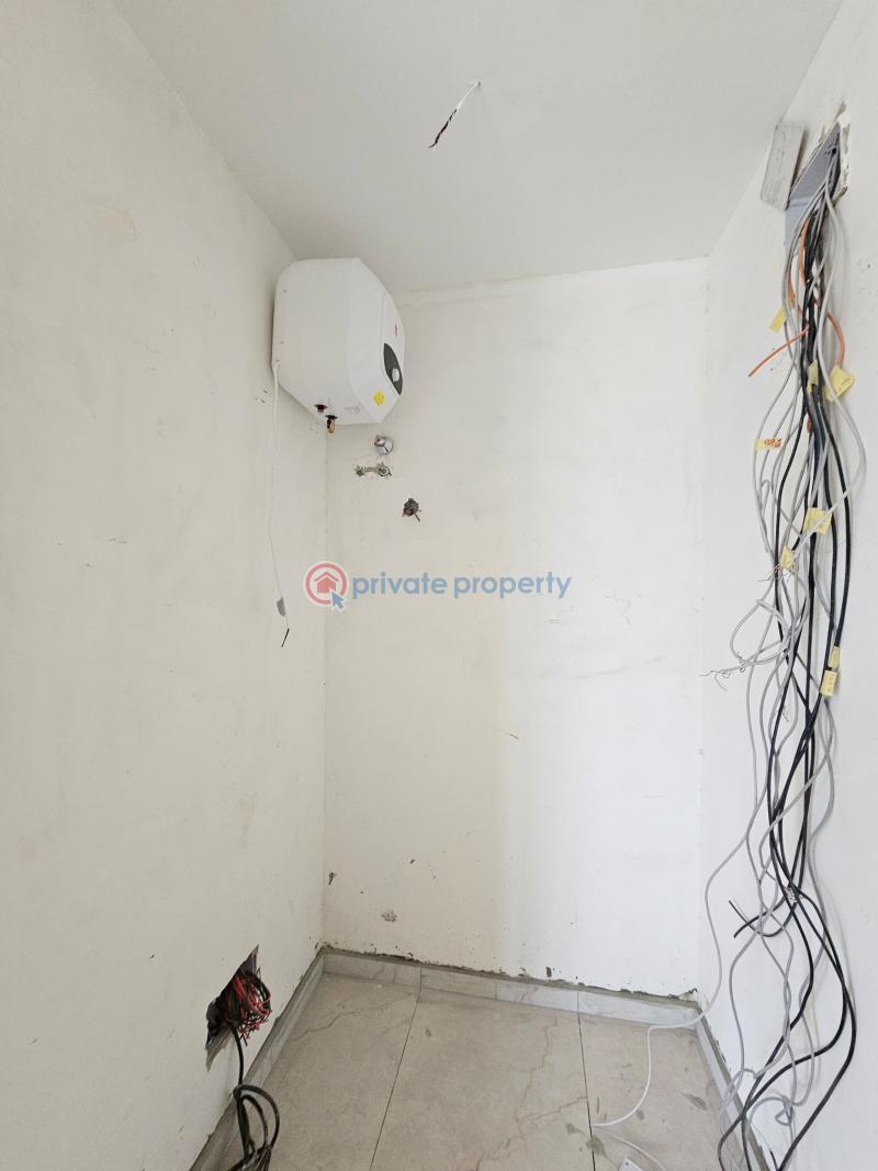 Well built 2 bedroom with bq - 4 2 bedroom House For Sale Victoria Island Lagos - 4