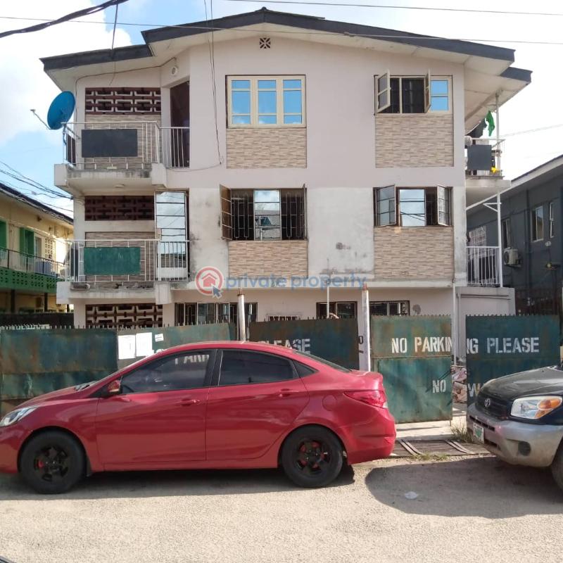 3 bedroom Block Of Flats For Sale Adelabu Surulere Lagos