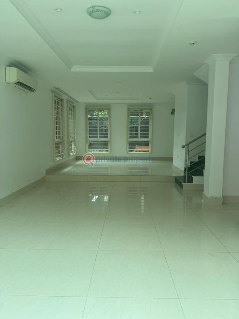 Well-built 3bedroom maisonette+bq+swimming pool+gym+elevator - 11 3 bedroom Maisonette For Rent Off Glover Old Ikoyi Lagos - 11