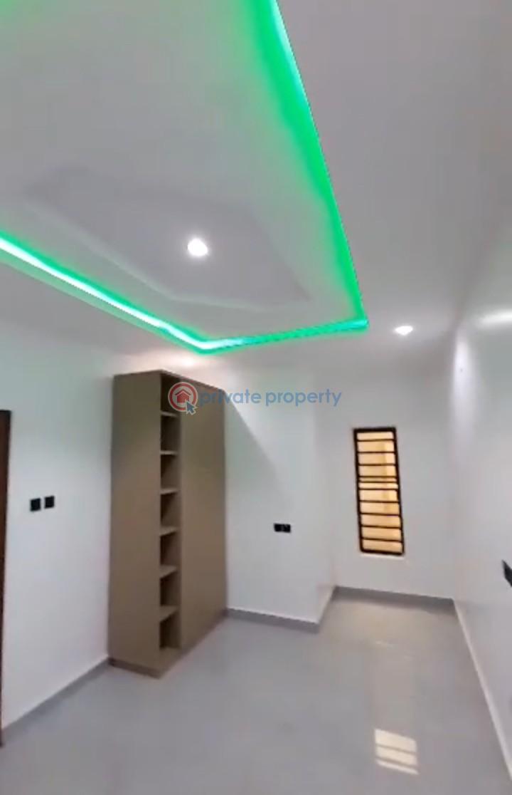 4 bedroom Semi detached Duplex For Sale Omole Phase 1 Ojodu Lagos - 5