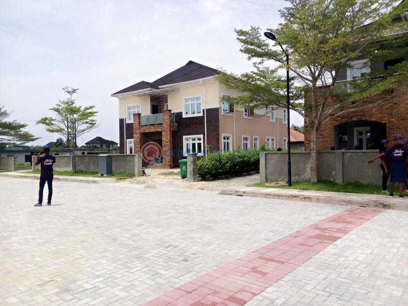 4 bedroom Detached Duplex For Sale Well Built 4bedroom Detached House With Governor's Consent Abijo Ajah Lagos - 0