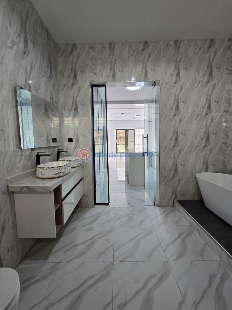 4 bedroom Terrace For Sale Estate Osapa Lekki Lagos - 11