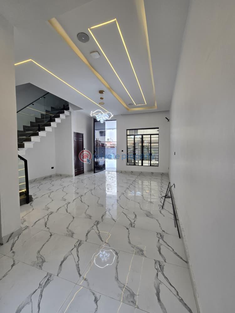 4 bedroom Terrace For Sale Estate Osapa Lekki Lagos - 3
