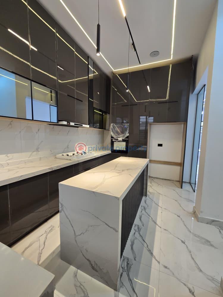 4 bedroom Terrace For Sale Estate Osapa Lekki Lagos - 15