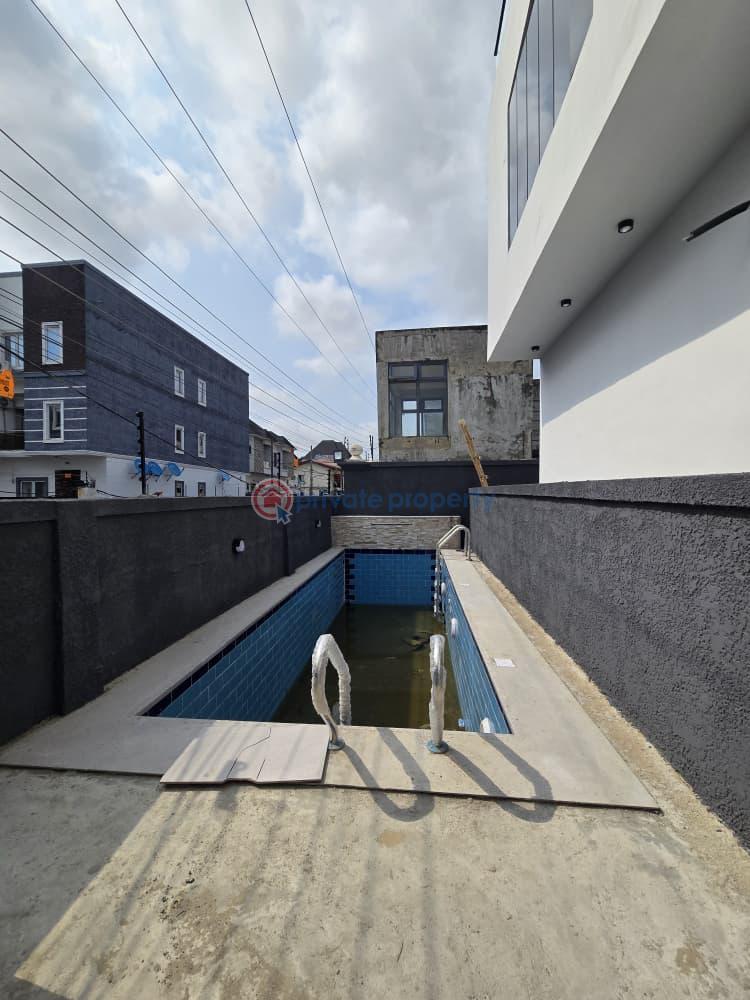 4 bedroom Terrace For Sale Estate Osapa Lekki Lagos - 1