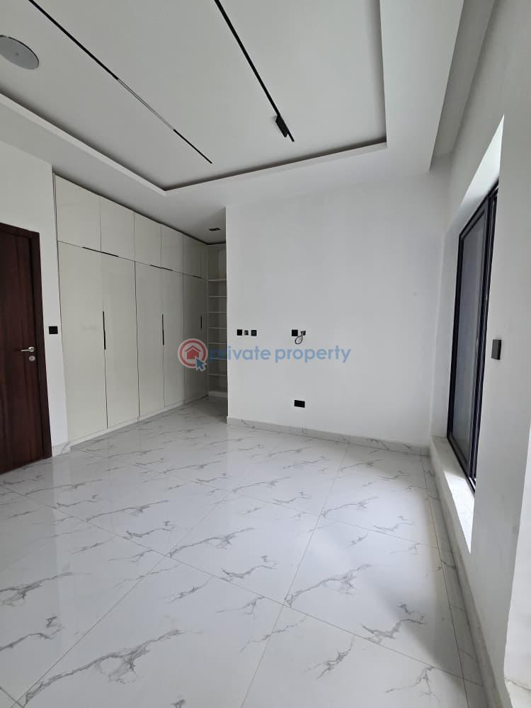 4 bedroom Terrace For Sale Estate Osapa Lekki Lagos - 17