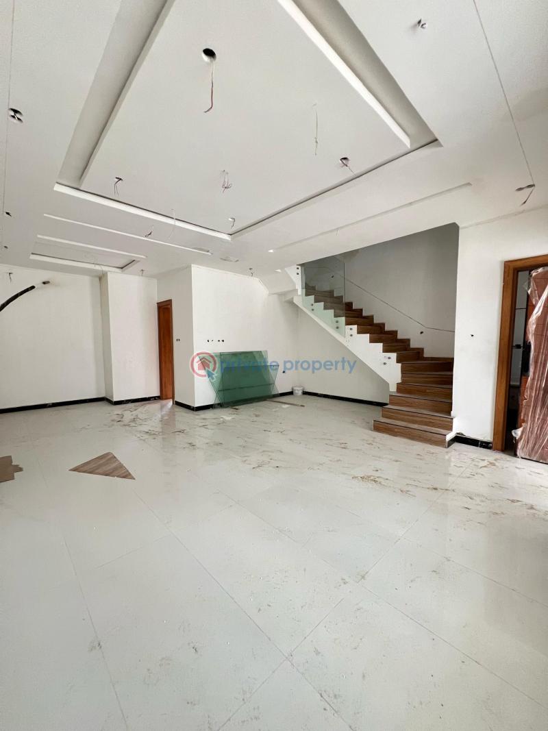 Well built 5 bedroom terraced duplex with bq, swimming pool and gym - 1 5 bedroom Terraced Duplex For Sale Ikate Lekki Lagos - 1
