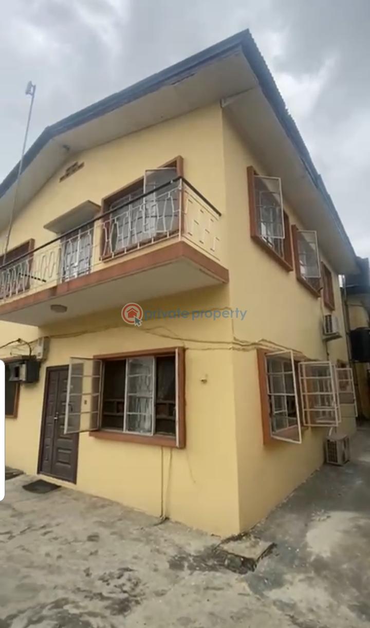 House For Sale Off Falolu Street Surulere Lagos - 0