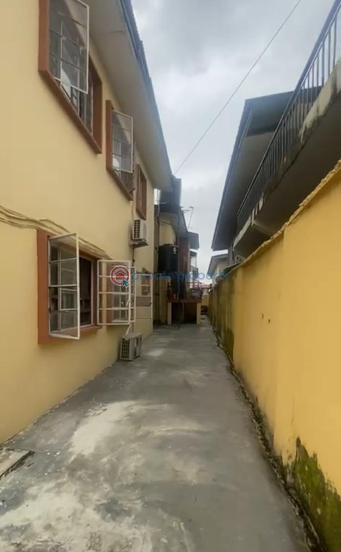 House For Sale Off Falolu Street Surulere Lagos - 2