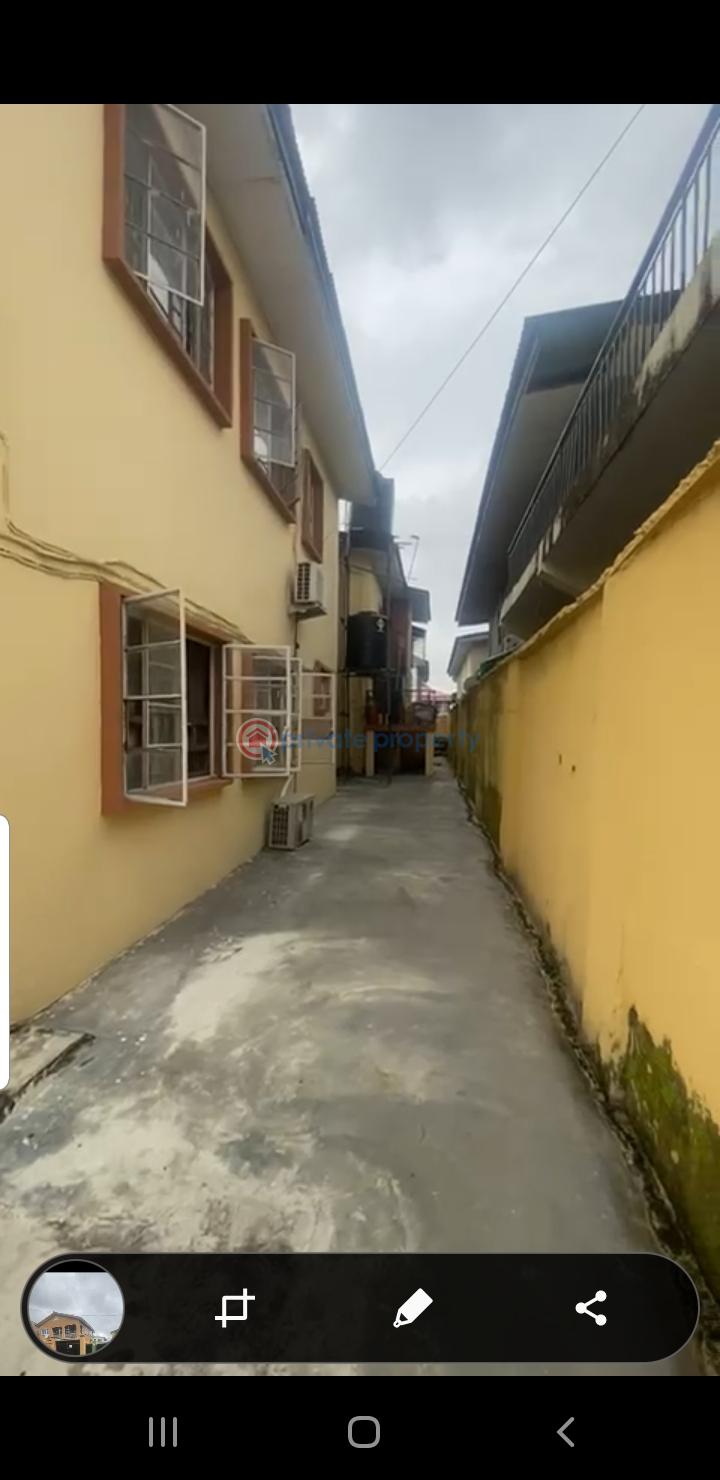 House For Sale Off Falolu Street Surulere Lagos - 7