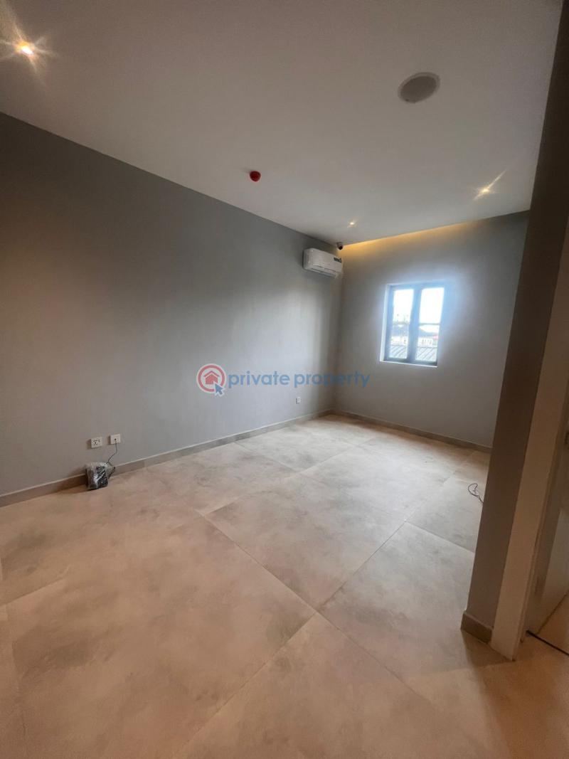 Well built and spacious  3 bedroom apartment - 12 Flat & Apartment For Sale Lekki Phase 1 Lagos - 12