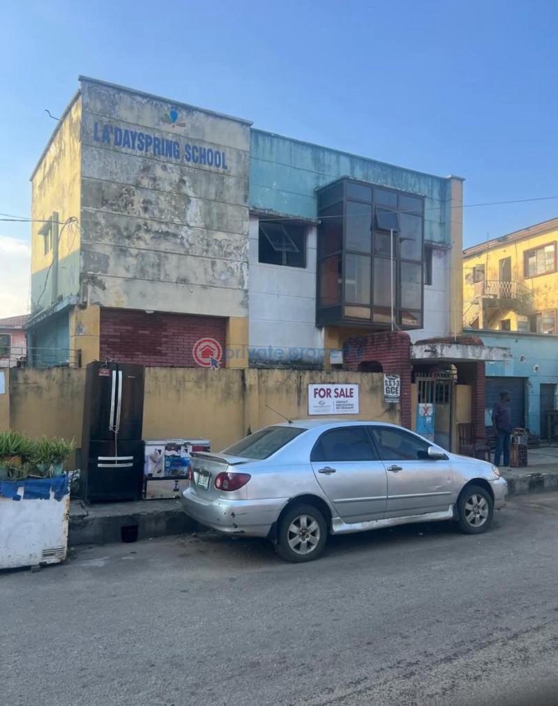 5 bedroom House For Sale Surulere Lagos - 2