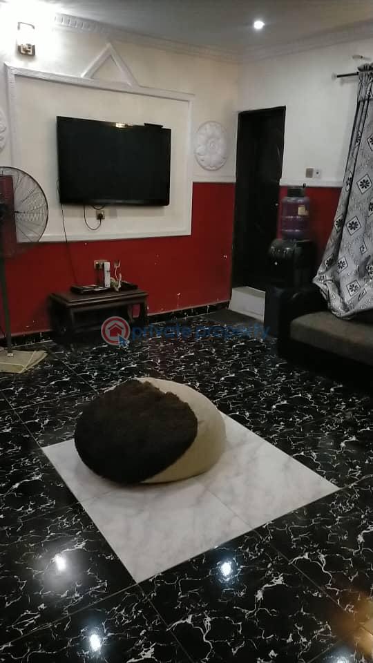 For sale 4 bedroom Bungalow Agara Estate, Off Akala Express. Ibadan